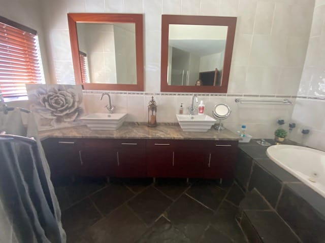 4 Bedroom Property for Sale in Boschenvaal River Front Lodges Free State